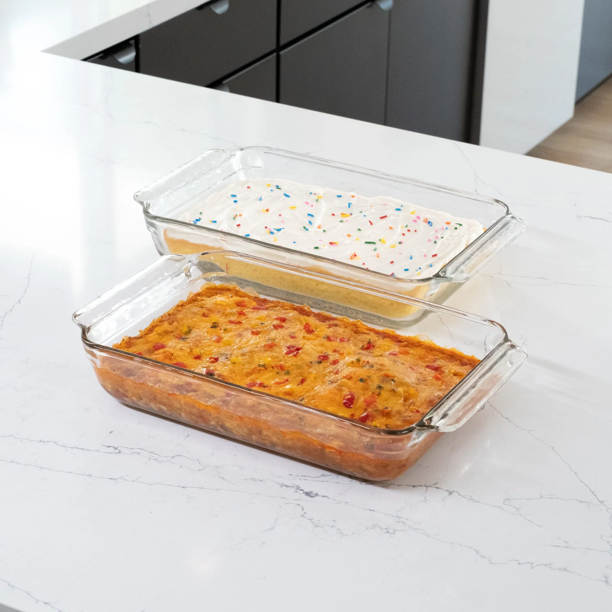 Libbey Baker’s Premium 9x13 Rectangle Glass Baking Dish Set of 2 with Lids, Stackable Bakeware with GreatGrip Handles and Plastic Covers