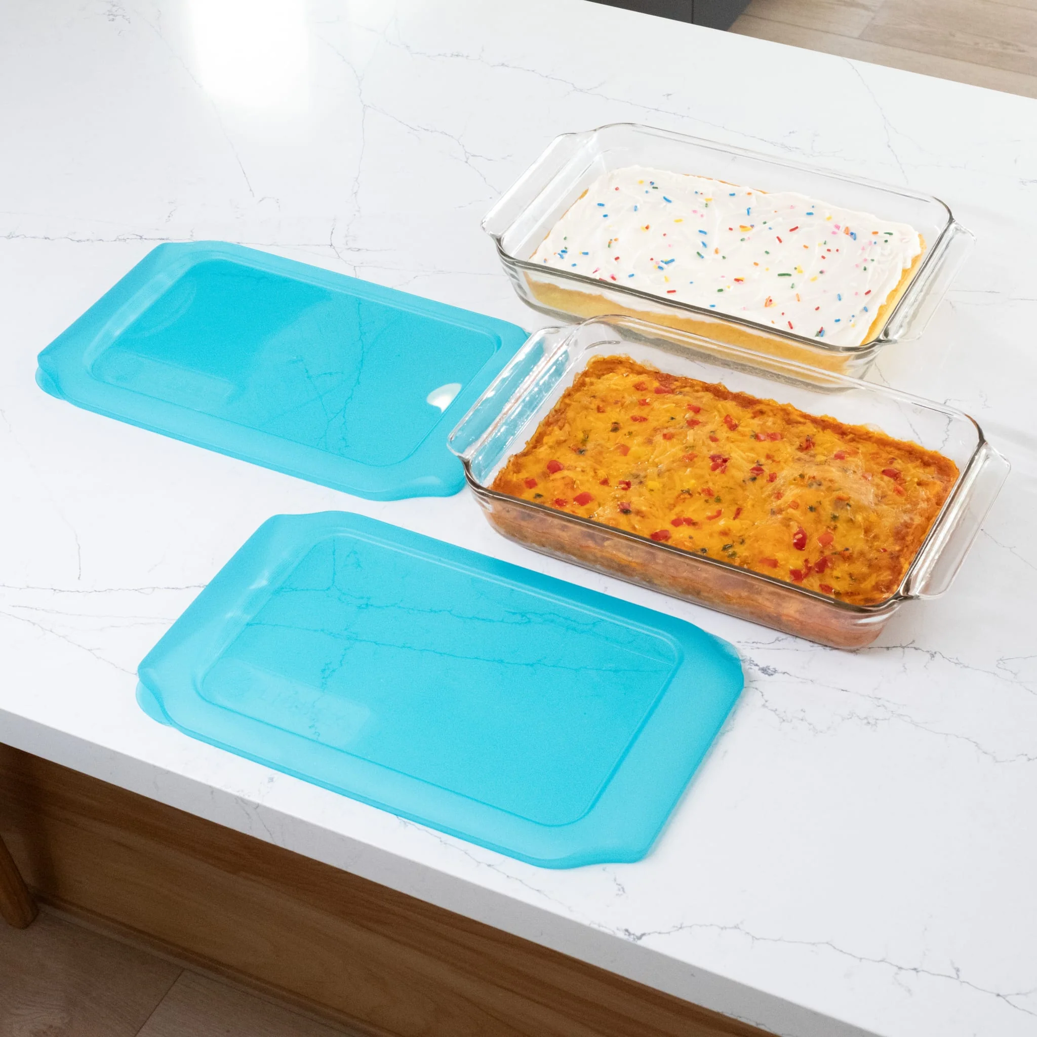 Libbey Baker’s Premium 9x13 Rectangle Glass Baking Dish Set of 2 with Lids, Stackable Bakeware with GreatGrip Handles and Plastic Covers
