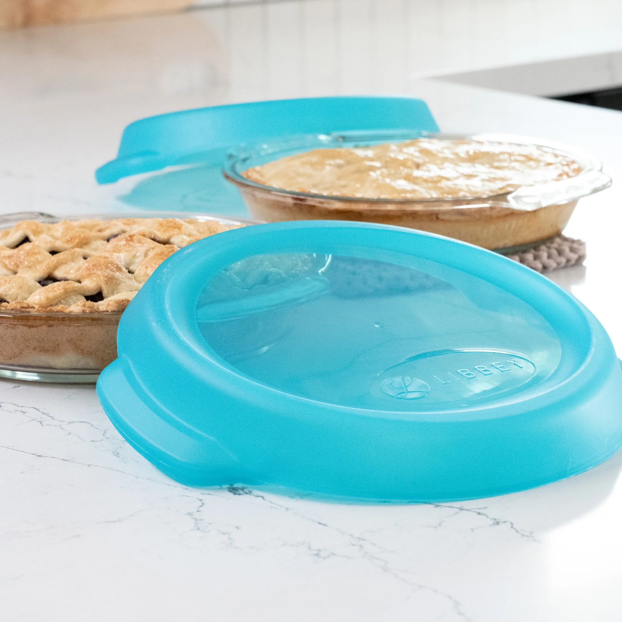 Libbey Baker’s Premium Stackable Glass Pie Dish Set of 2 with Lids, 9 Inch Round Baking Dishes with GreatGrip Handles