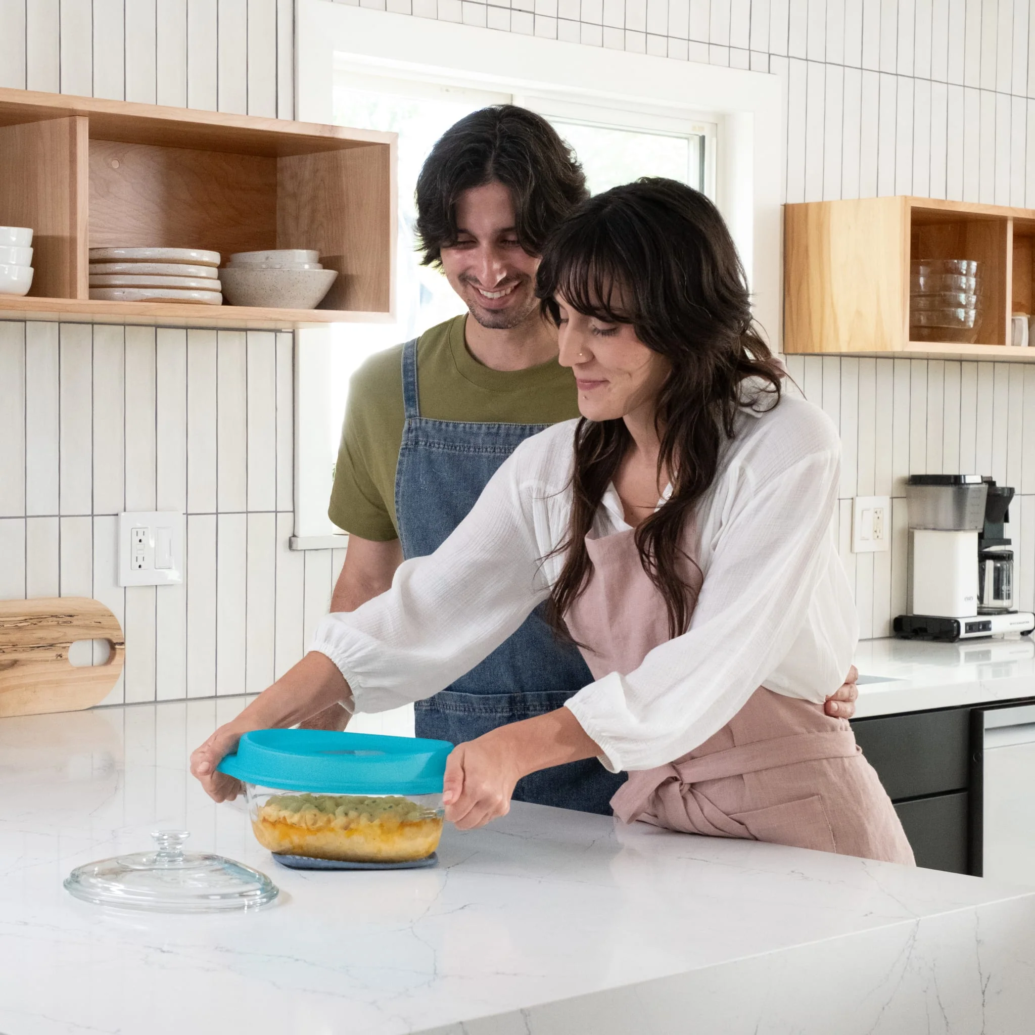 Libbey Baker’s Premium 2 Quart Oval Glass Casserole Dish with Glass Lid and Plastic Storage Lid, Stackable Bakeware with GreatGrip Handles