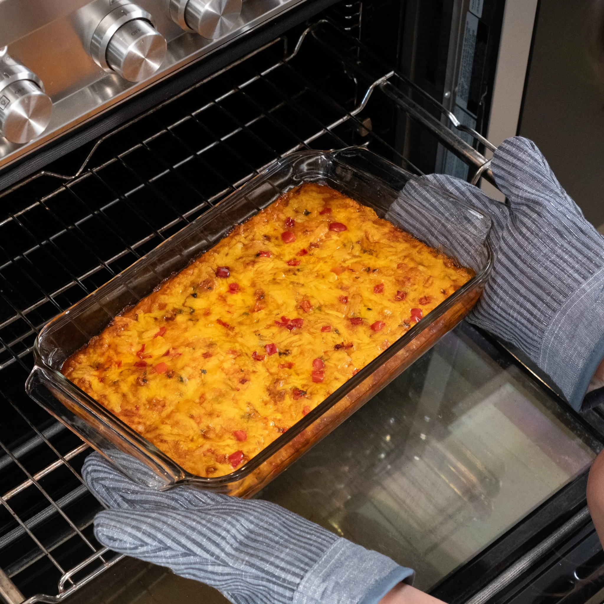 Libbey Baker’s Premium 5 Piece Glass Bakeware Set, Includes 10x14, 9x13 with Lid, and 8x8 with Lid, Stackable with GreatGrip™ Handles